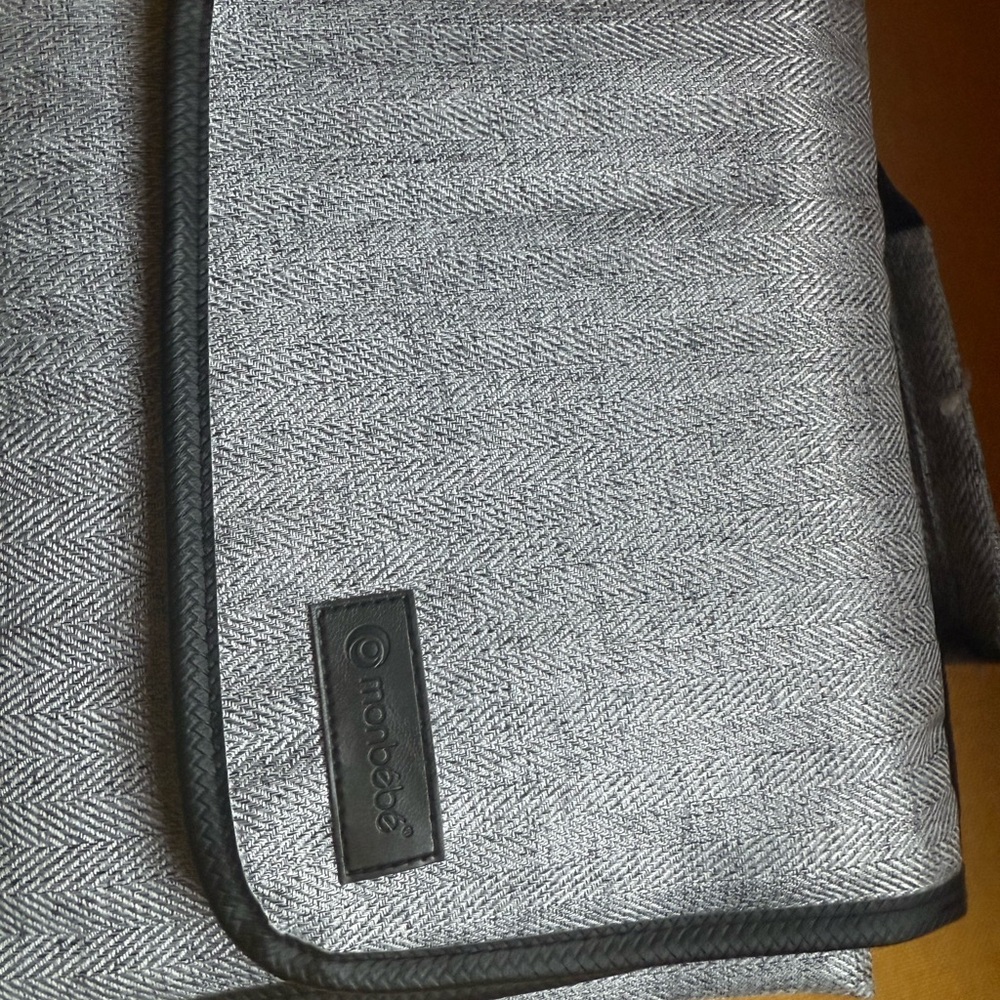 Incase Gray Herringbone Messenger Bag
